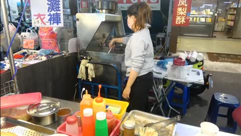 Taiwanese Street Food Liuhe Tourist Night Market!-3