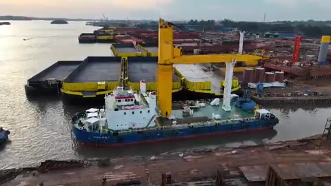 Launching Floating Crane