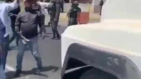 Guardia venezolana bloqueó caravana de diputados que iba a la frontera con Colombia