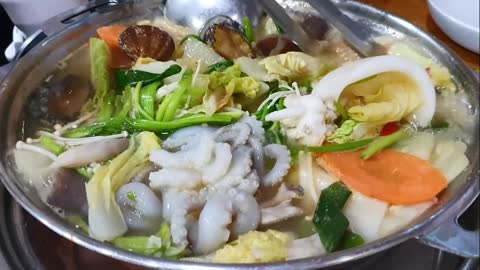 live octopus+ abalone+Cuttlefish+shrimp+vegetable soup