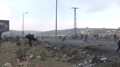 Dramatic footage catches undercover soldiers arresting Palestinian protesters