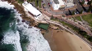 Drone footage shows Sydney's lockdown beaches