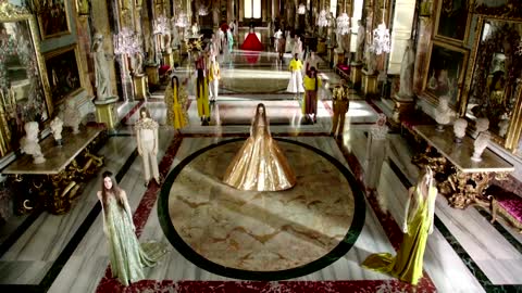 Valentino evokes Roman drama in couture show