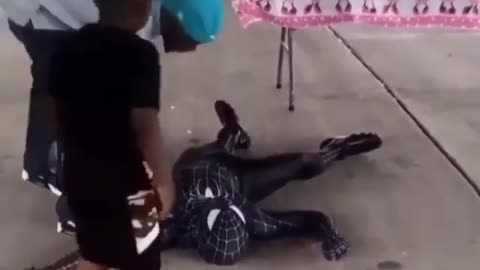 Acidente de trabalho com o homem aranha 🕸️🕸️🕸️😱😱😱😱