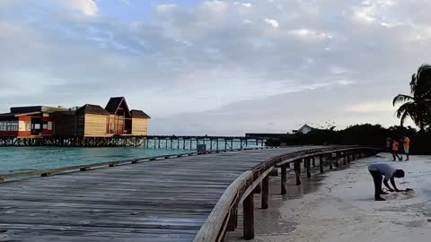 Suny side of life in Indian ocean 🌊 restaurants