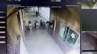 Capturan a un hombre por hurtar las baterías de energía en una estación de Metrolínea