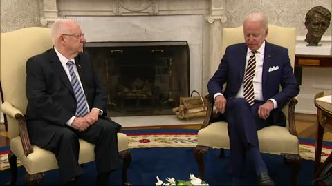 Cognitive Declining Biden struggles To Read His Own Notes, Mumbles and Loses Focus