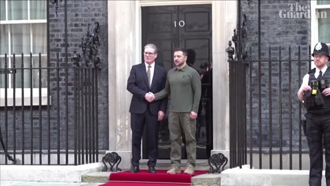 Keir Starmer welcomes Volodymyr Zelenskiy at Downing Street