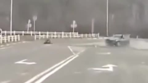 Man refuse to stop at check point crash and burn