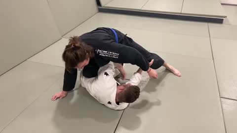 BJJ Basic Sweep Defence from Knee on belly