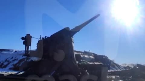 The Russian heavy artillery installation Malka with a caliber of 203 mm is working
