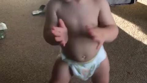 This kid has found his vocation: to dance !