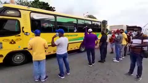 Manifestantes en el peaje de Turbaco, Bolívar