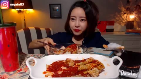 Spicy Kimchi Mukbang [Dorothy]