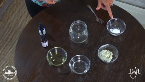 How to Make Natural Homemade Sunscreen