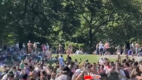 Call your best friend out for a water fight in such a hot day # Central Park