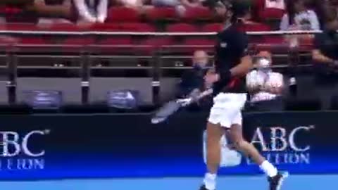 Georgia's top tennis player Basilashvili ends tennis match citing 'breathing difficulties.'.👀