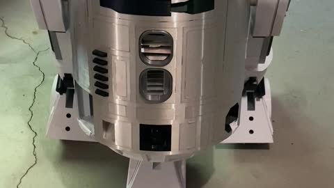 R2 Back on His Feet