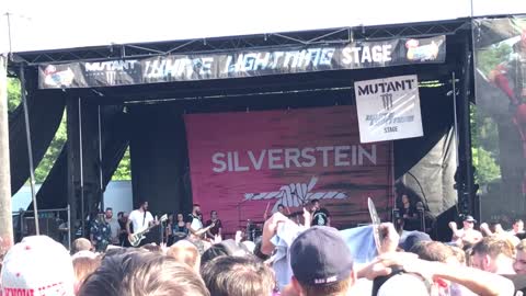 Silverstein live Mansfield, MA July 2018 (2)