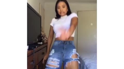 Asian Girl Can Move (Sexy Dance)