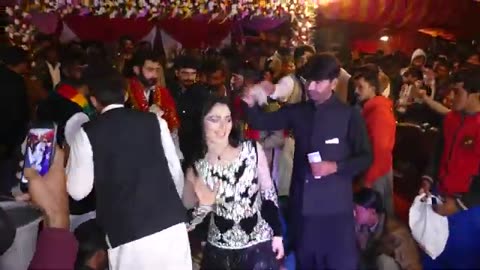 Madam_Mehk_Malik_dance...main_sooti_paii_noo_jagaya_mahi....._Famous_song..