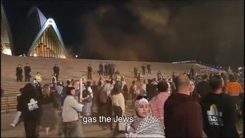 UNCUT VERSION - SHOCKING "Gas the Jews' on the steps of the Sydney Opera House