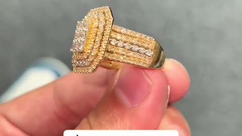 Natural Diamond & 10K Solid Gold Ladies Ring