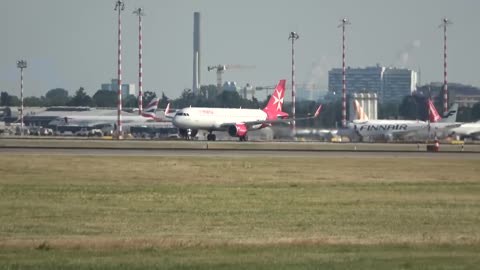 BOEING 747 DEPARTURE + AIRBUS A340-600 at Düsseldorf Airport (4K)