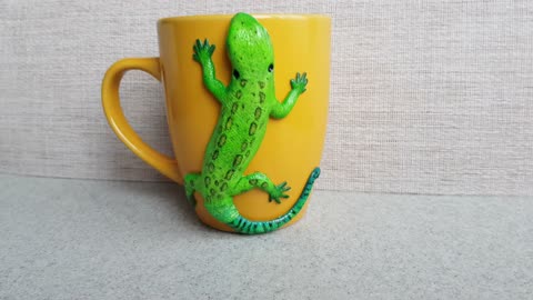 Gift mug with realistic lizard figurine. Birthday gift cup with polymer clay decor by Annealart.