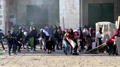 Clashes at Jerusalem holy site leave 152 injured