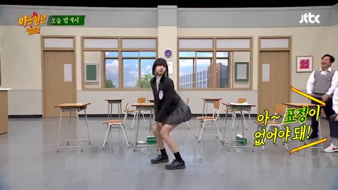 [선공개] 리사(LISA)의 ⚡️업그레이드된 태국 춤 = '게 춤'♪ (point. 무표정😶) 아는 형님(Knowing bros) 251회