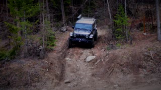 JEEP GLADIATOR 4x4 CRAWLING IN THE MOUNTAINS 🏔🪨💥