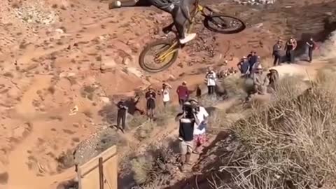 Extreme mountain bike;#extremesports#Challengeyourself#tk#fyp@tiktok @manutd @shafar_sjc @keyondre