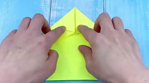 How to make a toy airplane out of paper