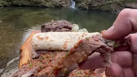 ÇAMURDA DANA KABURGA PİŞİRME Cooking beef ribs in mud🥩