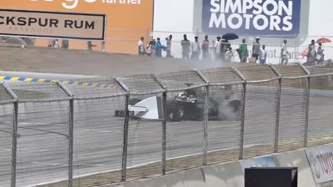 Lewis Hamilton: F1 Car vs. Yamaha R1M Superbike