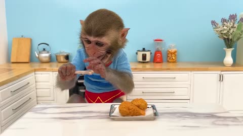 Baby Monkey cook and eat Crispy Fried Chiken