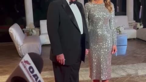 MELANIA TRUMP AND DONALD TRUMP SHARE NEW YEAR'S MESSAGE TO AMERICA!