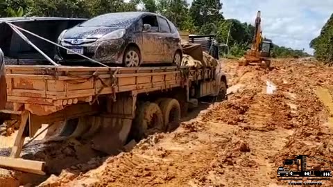 Extreme Truck - Truck Stuck In Mud - #BR319