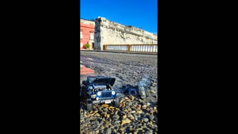 Video: Con humor, sarcasmo e ingenio piden el arreglo del puente Román