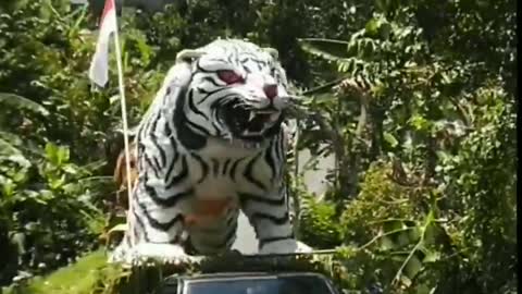 The Coolest Animal Puppet __ Indonesian Carnival