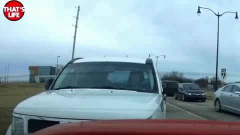 Funny women fail in Traffic