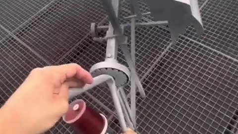 Spray a layer of red car paint on automotive sheet metal, and the effect is good