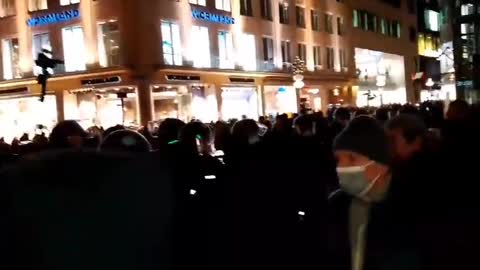 2 Munich vs. Mandate: Mass protests erupt in Germany