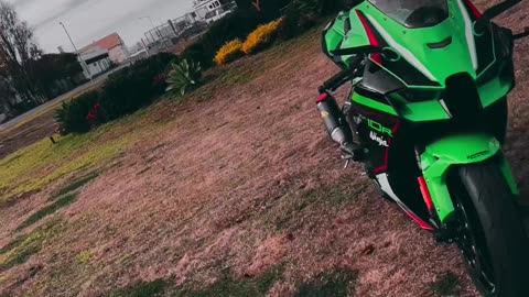 Zx10r status video