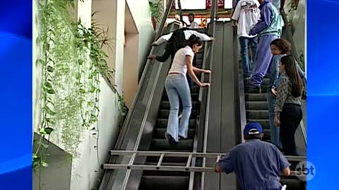 Ivo na Escada Rolante - Ivo on the Escalator