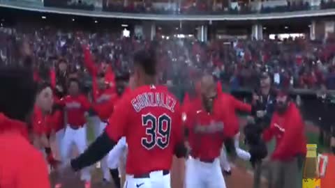 Oscar Gonzalez hits walk-off HR for Cleveland in 15th inning