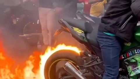 Kavasaki ninja zx10r me burnout 🔥