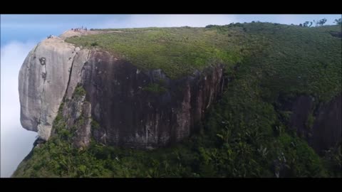 Pedra da Gávea, Andes e Atlântida