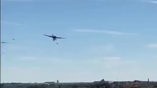 B-17 Has Mid-Air Collision With Another Plane At Dallas Air Show